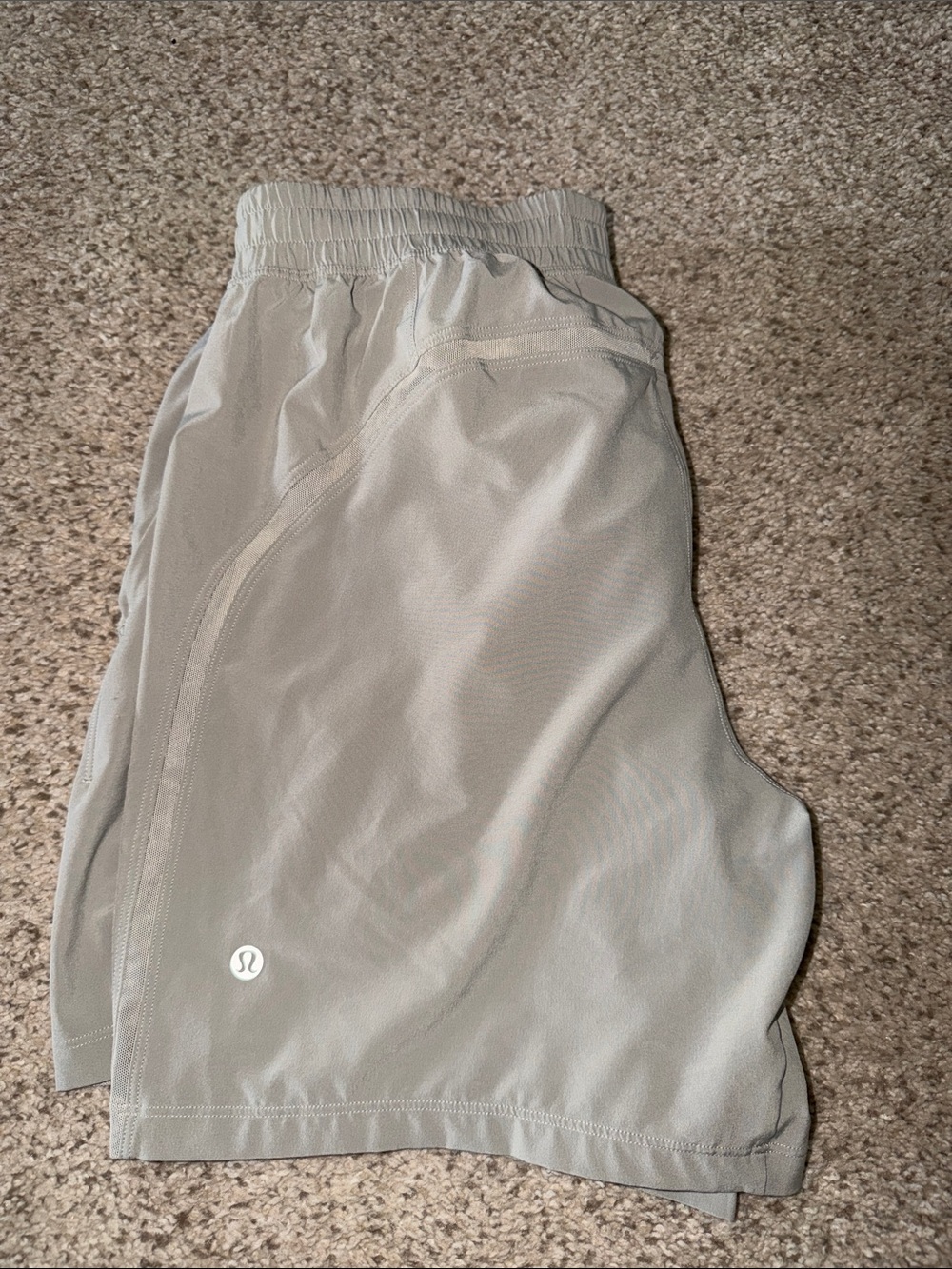 lululemon athletica Men's khaki Pace Breaker Lined shorts 7”